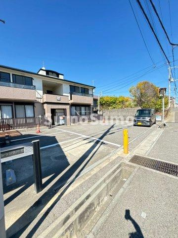 サンビレッジ吉川Ｅ棟の駐車場|駐車スペースもあります