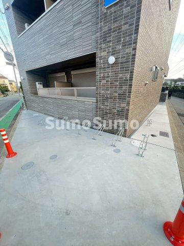 シーエムセットの駐車場
