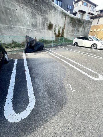 サンガーデン高津橋の駐車場