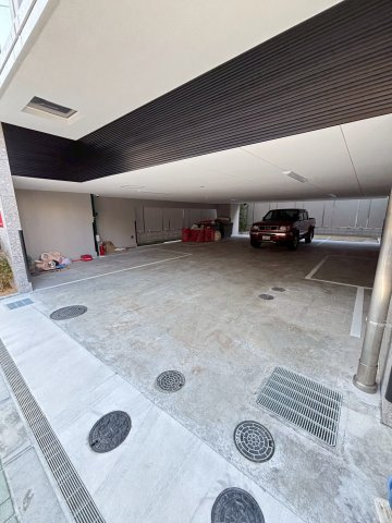 エーレックス西宮の駐車場