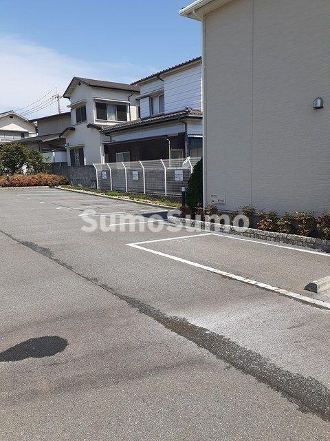 アバンツァート　西島の駐車場|駐車場があるので、車を買う予定の方も安心です