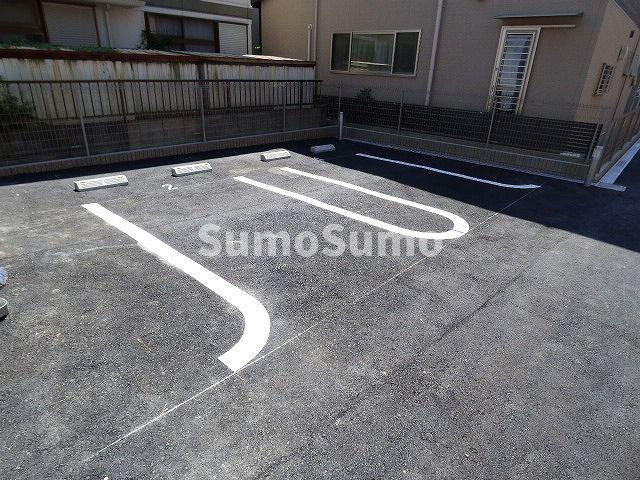 ヴィスキオ大蔵海岸の駐車場|駐車場があるので、車を買う予定の方も安心です