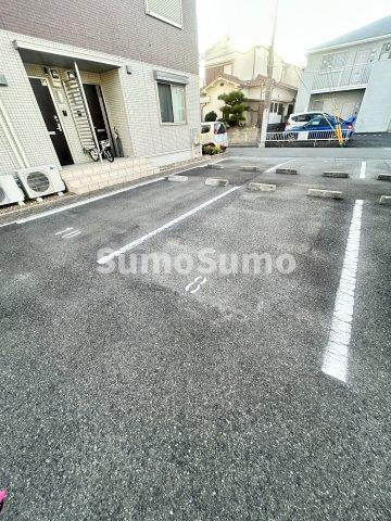 ヴィルヌーブ サンティーエの駐車場|駐車場に車を止められます