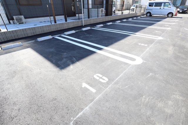 シャルマン大和郡山の駐車場