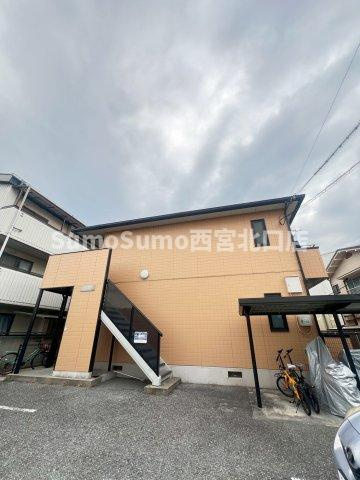 サラスヨネダの外観