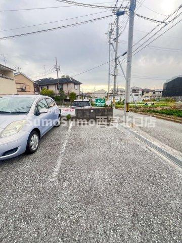 サラスヨネダの駐車場