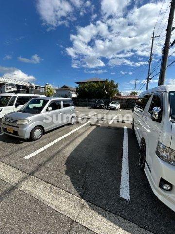 ウインズ弐番館の駐車場|駐車場完備です