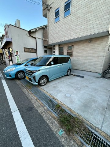 ウエスト明石の駐車場|駐車スペースもあります