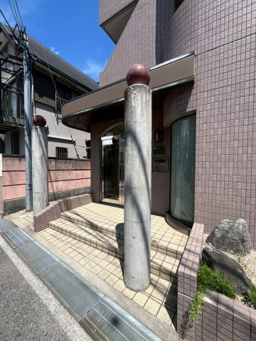 サン・ウエストパレスのエントランス