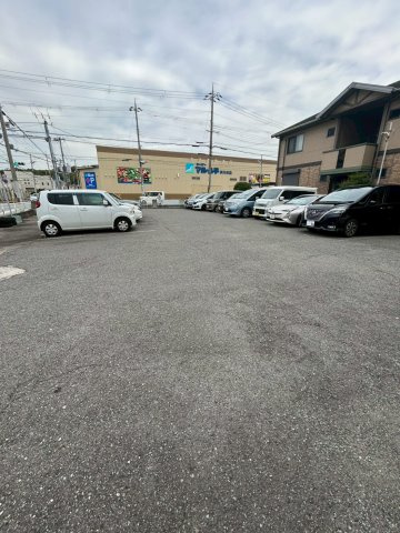ウエストヴィレッジの駐車場|駐車場に車を止められます