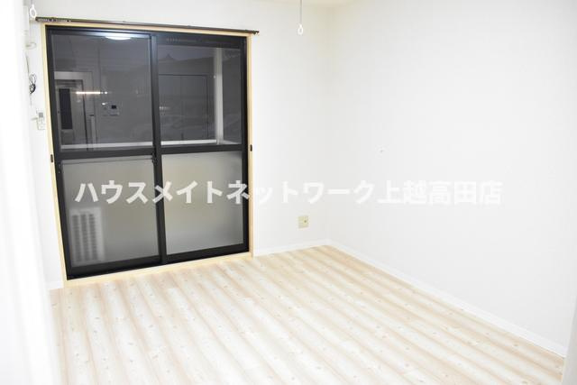 クオリティ五智の居間・リビング|洋室