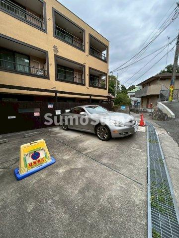 ヴィアノ塩屋町の駐車場|駐車場です