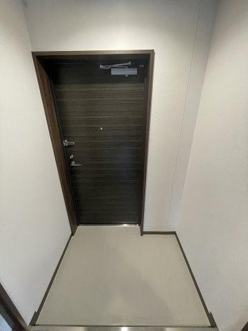 ウィステリア神戸湊川の玄関