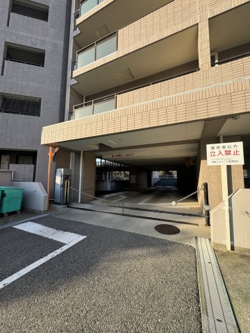 シーアイマンション須磨エクシードの駐車場