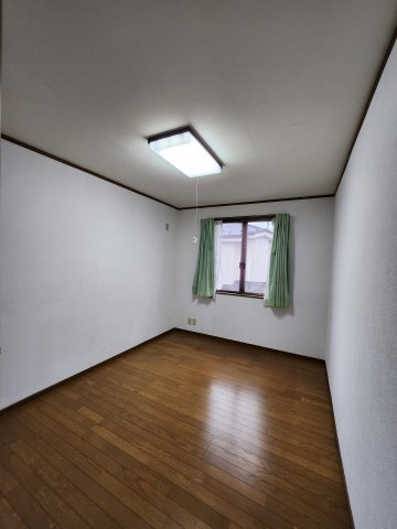 南大泉1丁目戸建の居間・リビング|洋室6帖