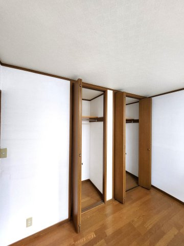 南大泉1丁目戸建の収納|洋室10帖クローゼット