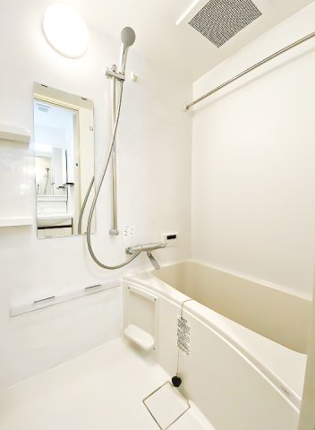 サヴォイ ル・ミラドール　4階の浴室|別号室のものになります。現状優先。