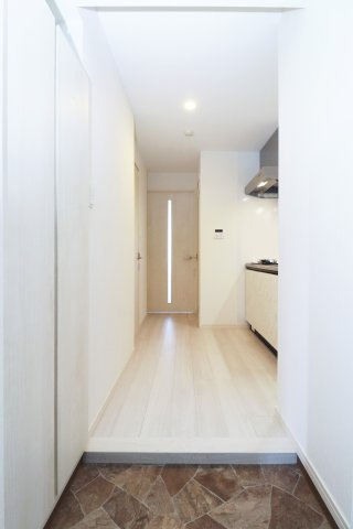 サヴォイ ル・ミラドール　4階の玄関|別号室のものになります。現状優先。