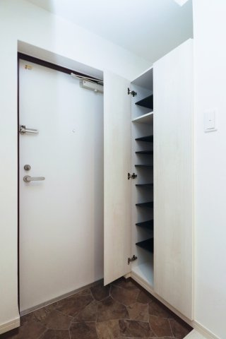 サヴォイ ル・ミラドール　4階の収納|別号室のものになります。現状優先。