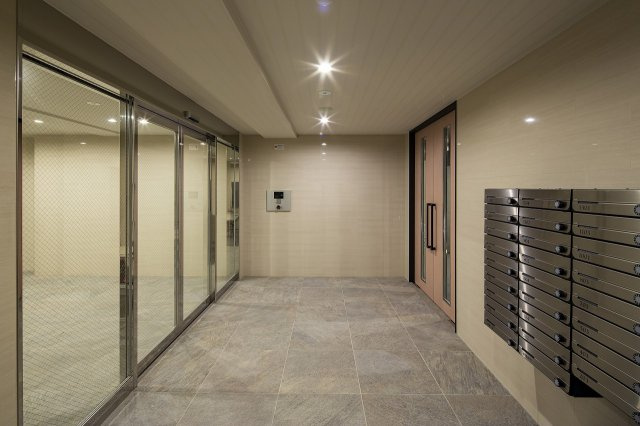 サヴォイ ル・ミラドール　4階のロビー