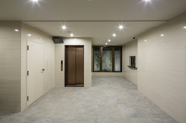 サヴォイ ル・ミラドール　4階のロビー