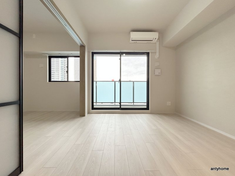 ルイレジデンス弁天町　仲介手数料無料の居間・リビング