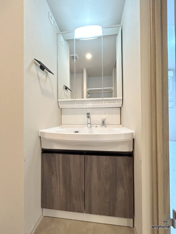 ルイレジデンス弁天町　仲介手数料無料の洗面所