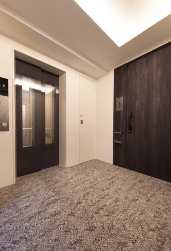 グレイシス三番町のロビー