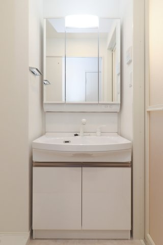 サヴォイ　ラ・シャンス　8階の洗面所|別号室のものになります。現状優先。