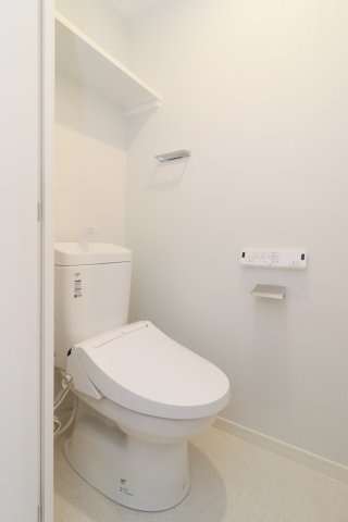 サヴォイ　ラ・シャンス　8階のトイレ|別号室のものになります。現状優先。