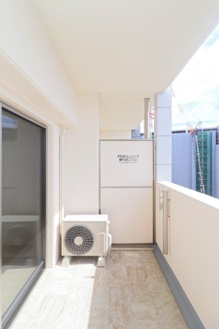 サヴォイ　ラ・シャンス　8階のバルコニー|別号室のものになります。現状優先。