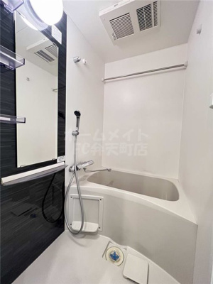 【浴室】 | エスリード西九条レジデンス | コンパクトで使いやすいお風呂です