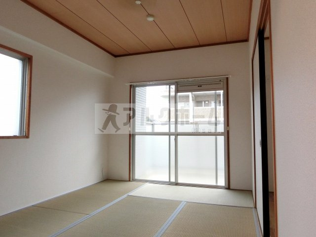 グラード柏原の和室