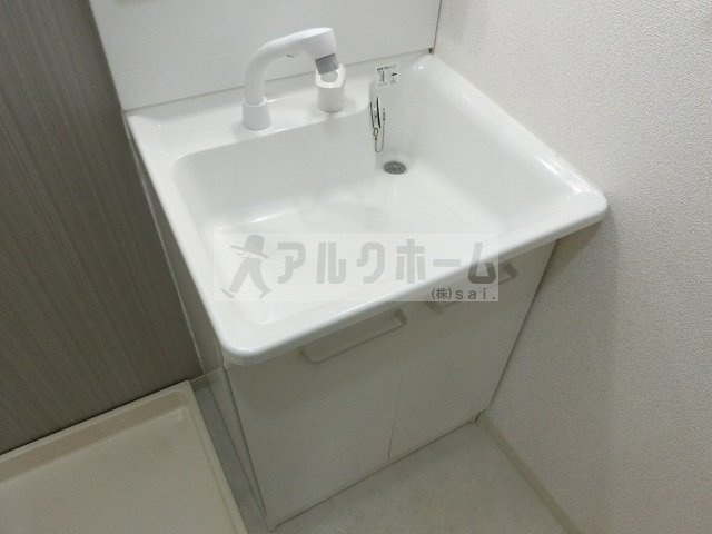 グラード柏原の独立洗面台
