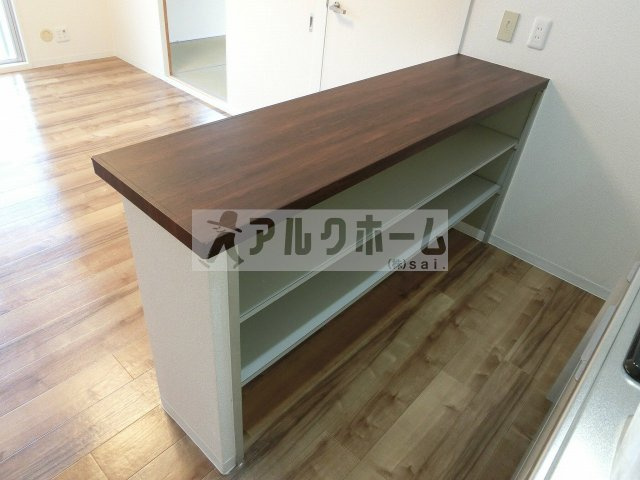 グラード柏原の居間・リビング