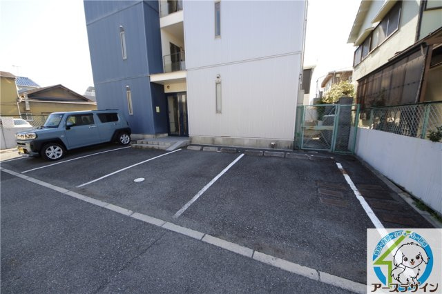 アリスコート上ノ丸の駐車場