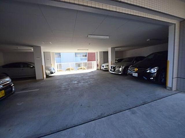 ガーデンヒルズ洋光台の駐車場