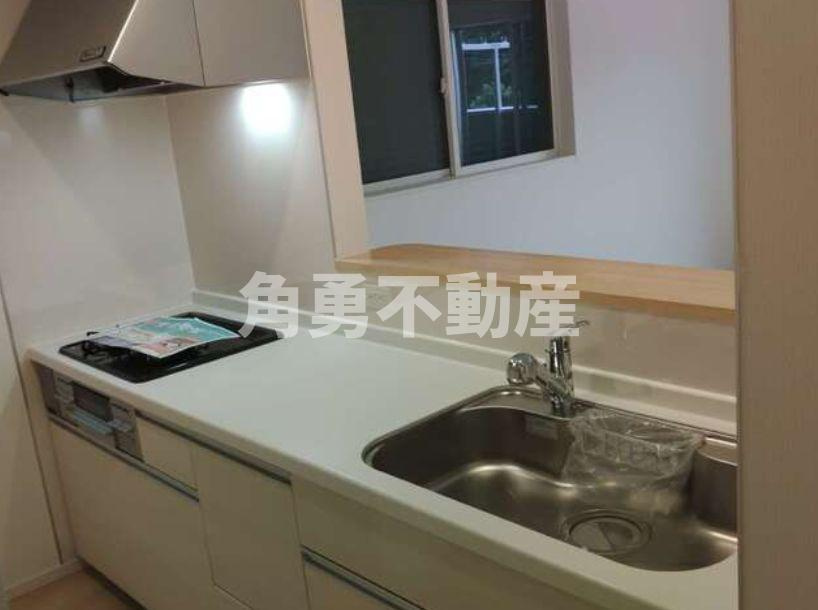 平塚市御殿第18　新築一戸建て　5号棟の内観：施工例|《施工例》キッチン