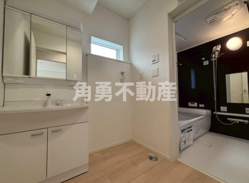 平塚市御殿第18　新築一戸建て　5号棟の内観：施工例|《施工例》洗面化粧台
