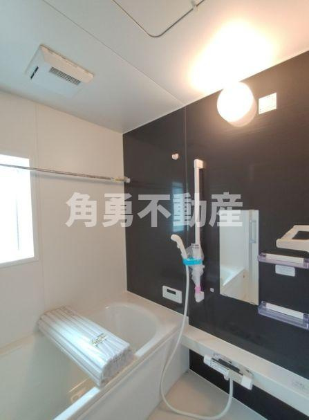 平塚市御殿第18　新築一戸建て　5号棟の内観：施工例|《施工例》浴室