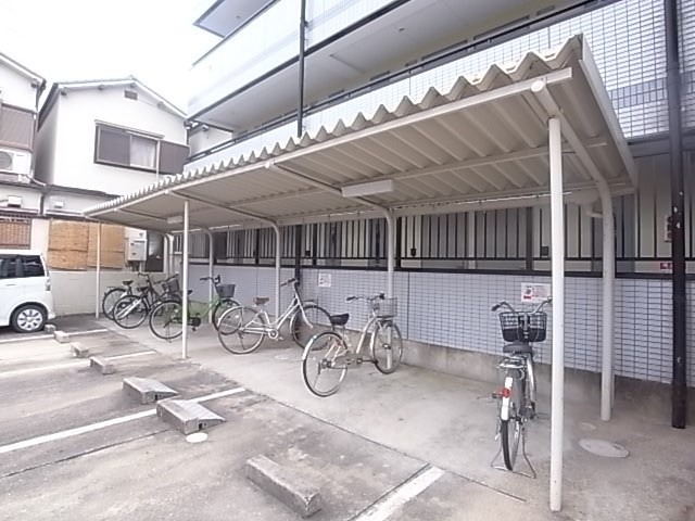 ジョイフル山善の外観