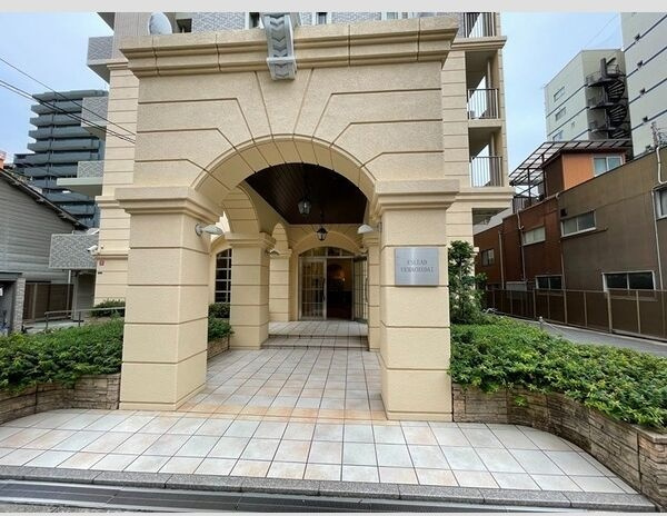 エスリード上町台のエントランス|毎日通るエントランスはこのようになっています