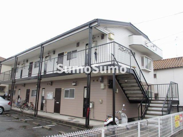 スカイハイツⅢのエントランス|建物の内部です