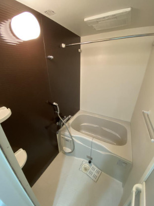 クレヴィスタ亀戸の浴室