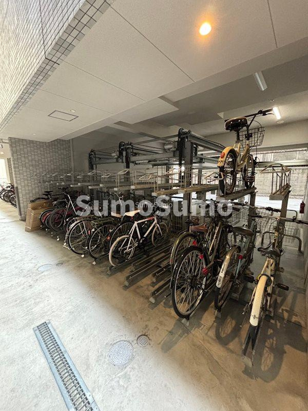 スプランディッド安土町の駐車場