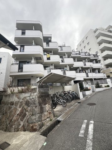ジョイフル中山手の外観