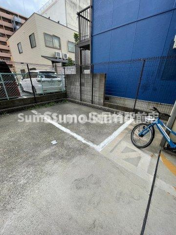 カサグランデ甚田 の駐車場|駐車場に車を止められます