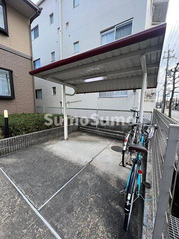 ジュネス武庫之荘Ⅲ　B棟の駐車場