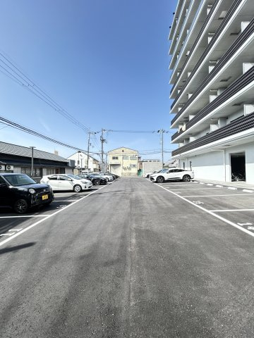 スプランディッドⅨ(ナイン)の駐車場