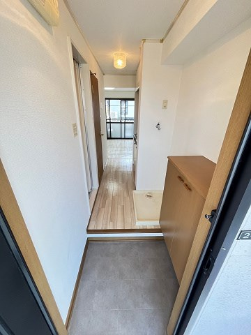 ジュネス仁川の玄関